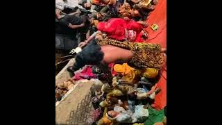 साधु खड़ा द्वारे भिक्षा गाल माई
