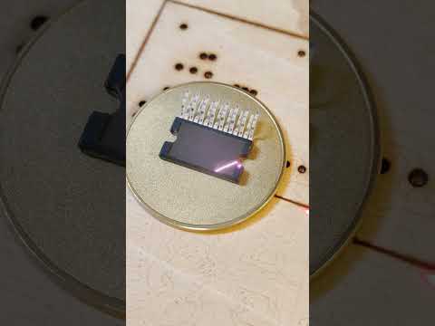 Exploring the internal structure of the chip using ComMarkerB6 #Fiberlaserengraving #chips   #laser