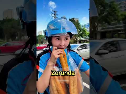 Kahvaltısını Boynuna Asıp İşe Yetişmeye Çalıştı 😅🥪