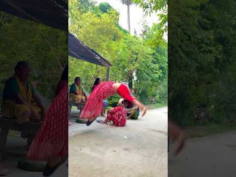 Gaon ki talented chori 😱💪🏻 #fitness #yogae #yogaskills #flip #ytshorts