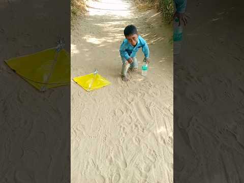 Fleep the bottle wining ♥️🪁 कितनी बार try किया 🤣 भाई रोने लगा 🤔 #youtubeshorts #shorts #funny #kite