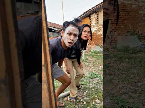LEMARINYA GERAK SENDIRI!! PAS DICEK TERNYATA ADA KING COBRA SEGEDE NAGA!! #shortvideo #shotrs #snake