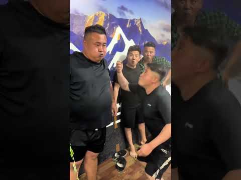 Coconut shell powder holding back challenge: take things out of the bag, reaction challenge! #funny