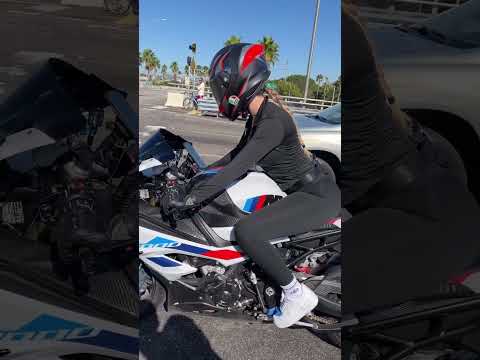 SUSCRIBE 😘❤️ BMWs1000r paquete M 🔥😍 #bikergirl #bikerlove #bike #bikelife #rider #s1000rr #bmw