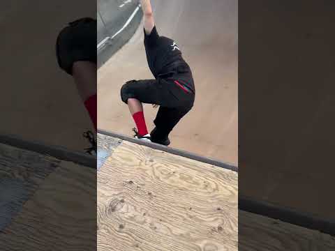 Another weird way to drop in #vertskateboarding #skateboading