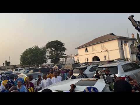 SEE OLORI ASHLEY AND HER CHILD WERE WELCOMED AT OONI PALACE