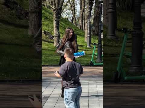 ПРАНК: водяной 🔫