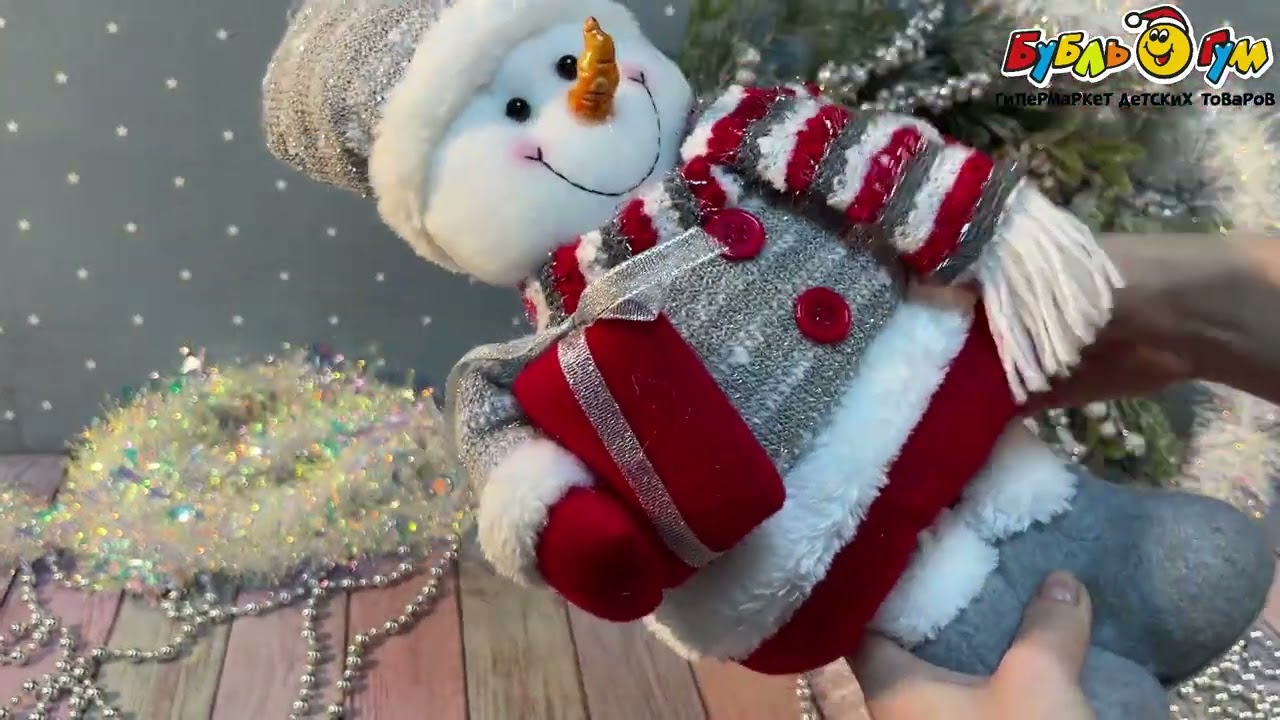 Фигура декоративная Снеговик телескопическая красный текстиль  54-70см - видео Фигура декоративная Снеговик телескопическая красный текстиль  54-70см - видео