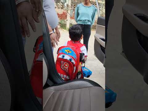 roj nae zidd #ytshorts #toddlerlife #heloschool #pickupanddrop #dailyshorts #schooltime