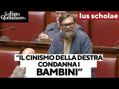 Ius scholae, Ricciardi (M5s) al governo: "Il vostro cinismo si oppone ai diritti dei bambini"