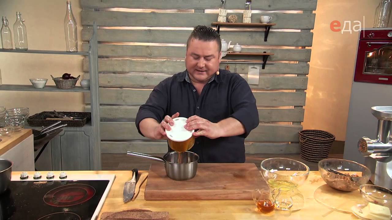 Утиный паштет с соусом из каперсов
