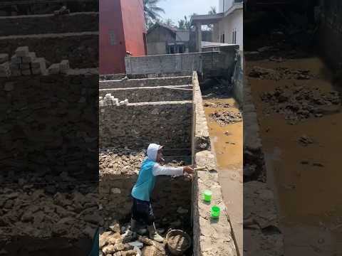 Proses bangun kolam air deras subang #ikanmas #shorts #kolamikan