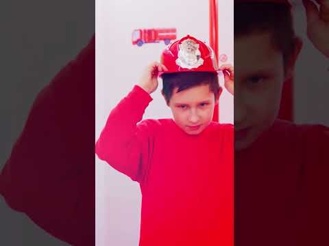 🚒 Les enfants secourent un chat🐱 Les enfants font semblant de jouer ! ⛑ Kidibli #shorts