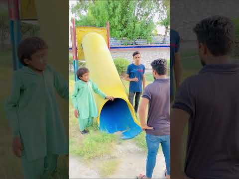 Jadui jhula se kia bna dia 😂 #viralvideo #funny #tumjaisechutiyokasaharahaidosto
