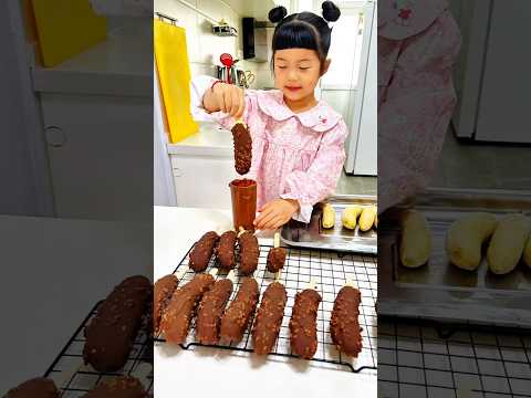 🔥🪨 Челлендж детей с прыжками по камням… но папа оказался настоящим мастером трюков! 😱💪😂