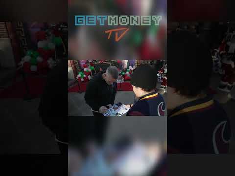 Paul Wall  Johnny Dang Christmas giveaway!