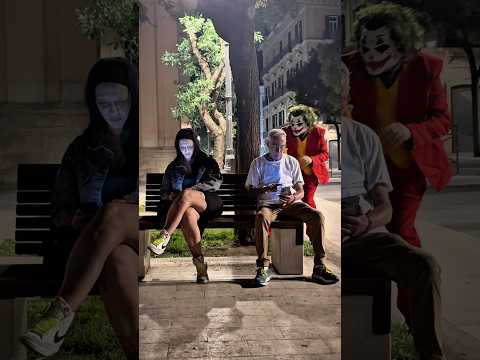 PRANK JOKER FUNNY🫟. #pranks #joker #divertente #costume #halloween #humor #spray #street #reaction