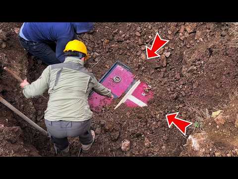 We Found Abandoned Safes Underground... What's Inside the Abandoned Safe?