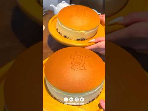 The world's fluffiest cheesecake - Rikuroโs Cheese Cake Osaka, Japan