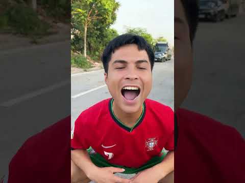 Ronaldo đã phá chiếc bánh sinh nhật của Messi #shorts #kindness