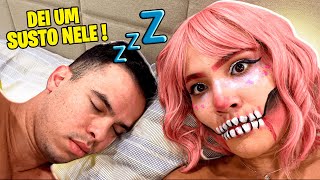 FIZ UMA MAQUIAGEM DE HALLOWEEN E ACORDEI O MEU NAMORADO DE UMA MANEIRA DIFERENTE - RAFAELLA BALTAR