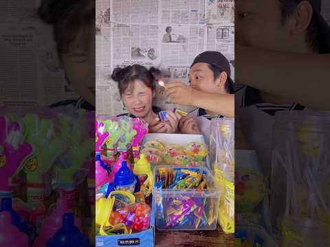 Cháy tóc tao rồi nè 🤣 | Ăn vặt chú Tư #anvattuoitho #candy #shorts