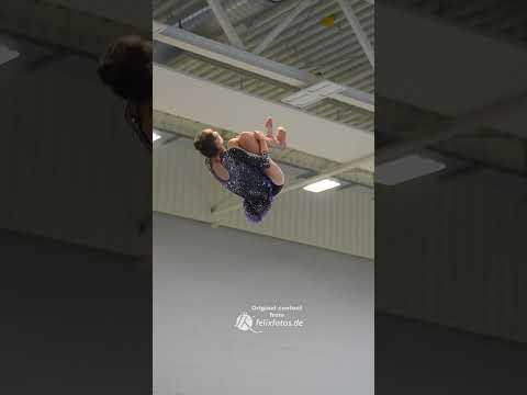 WOW...Tripple Saltos in Slowmotion #akrobatik #dance #sportakrobatik