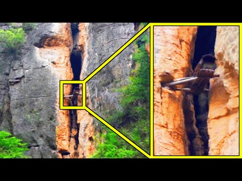 Mann entdeckt mit Drohne Sarg an einer Klippe, schaut hinein und schreit: „Oh Gott, nein!“