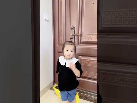 妈妈教育不听话的孩子，没想到她却联手坏人赶走妈妈，太寒心了！
