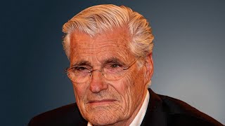 Im Alter von 78 Jahren gab Sky du Mont schließlich zu, was wir alle schon vermutet hatten