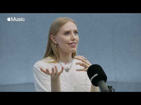 LEA: Selbstbestimmtheit, Kontrolle vs. Bauchgefühl, Zerbrechlichkeit- Interview mit Jenny Augusta