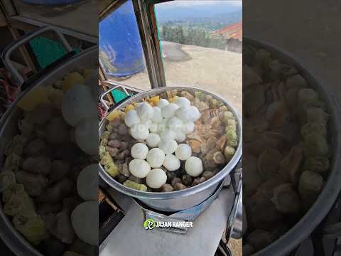 ketsmu ajanan unik di negri sayur sukomakmur