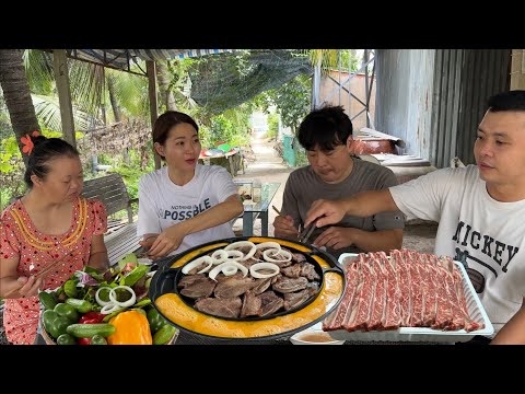 Lấy hộp sườn Hoon mang qua đợt trước nướng chảo, lượm trứng vịt nướng luôn…