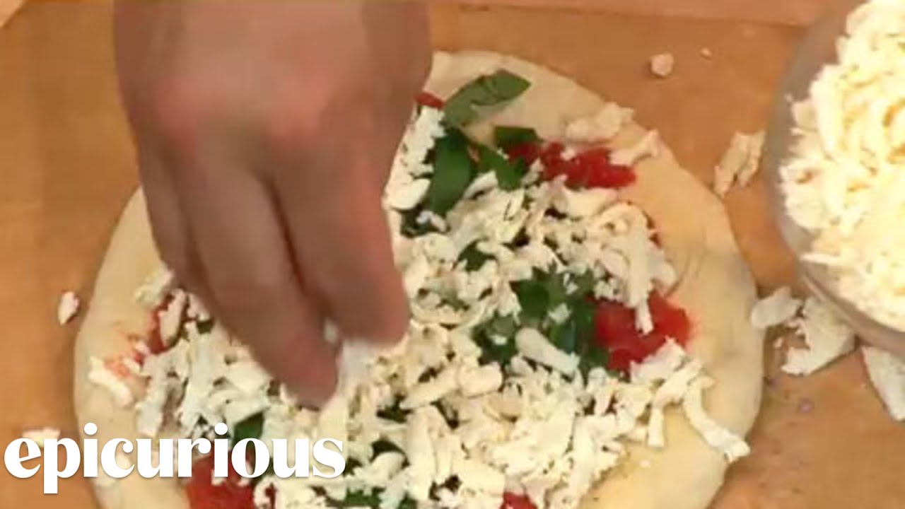 How to Make Italian Pizza Margherita, Part 2