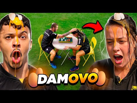 JOGANDO DAMA COM OVO ESTRAGADO!! 😱🤢 (1 peça = 1 chute)