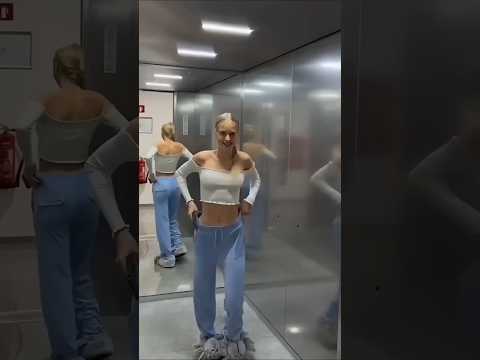 Y volรณ ๐คฃ๐โโ๏ธโโก๏ธ๐คธโโ๏ธ #humor #elevator #lavecina #latoxicnator