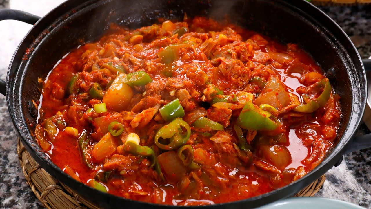 Spicy tuna stew with lettuce wraps (Chamchi-jjigae Ssambap )