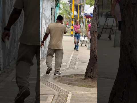 Melo encontré de nuevo y mire lo que pasóme corretio🤣 #prank #aunque #funny 🤣