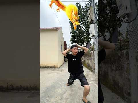 Rồng vàng xuất hiện trẻ trâu chạy mất dép #challenge #funny #shortvideo #anime