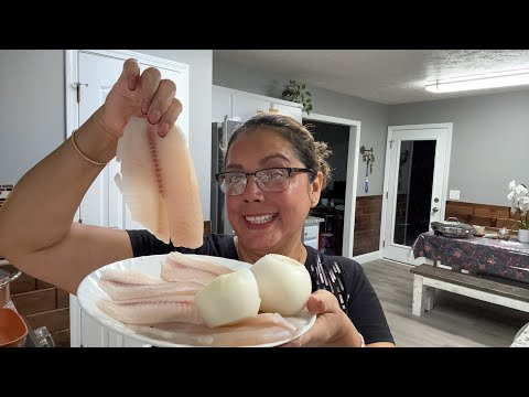 Filete de pescado encebollado