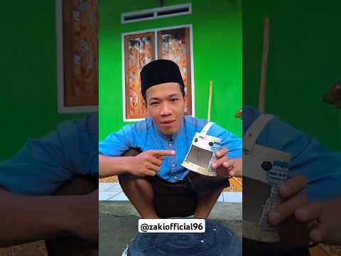 HELM KUCING POCITA BIAR AMAN DARI GEMPURAN KUCING TETANGGA