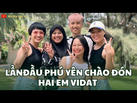 Vợ chồng son Đạt Villa và Vidhia lần đầu về thăm má Na má Vic