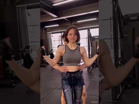 Moment letnan DEDDY memamerkan otot di tubuhnya dan olahraga bersma putra putri di gym pribadi
