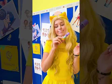 غراء أم أحمر شفاه؟ 🤩 هذه الحيلة المدرسية مذهلة! #مكياج