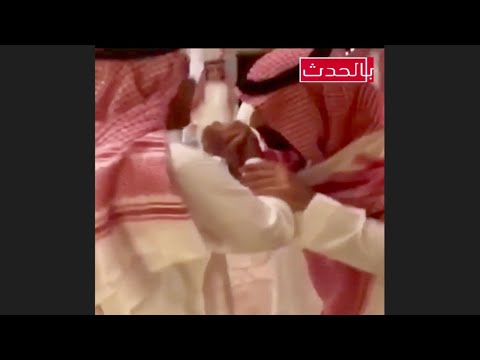 قبل قليل الأمير محمد بن سلمان وابنه سلمان في زياره للأمير مقرن بن عبدالعزيز