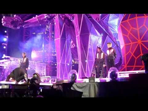 Progress Live 2011: Take That Perform Love Love At Manchester (7 June)