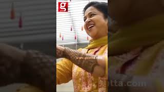 சந்தோசத்தில் தன் மகளுக்கு முத்தம் கொடுத்த Raadhika Sarathkumar | Happy Moments