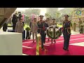 السيد الرئيس يضع أكاليل الزهور على قبر الجندي المجهول والزعيمين أنور السادات وجمال عبد الناصر