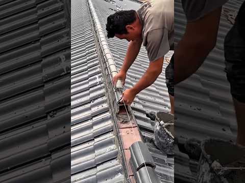Roofing the roof of a house with fiber tiles