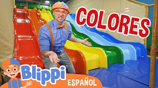 Resbaladillas de colores con Blippi 🌈 Blippi Español | Videos educativos para niños | Juega